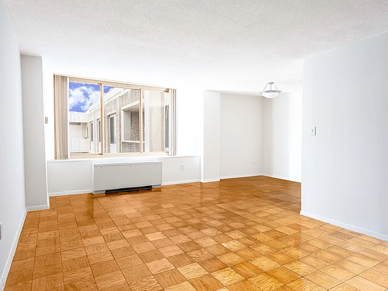 Hardwood style - living area
