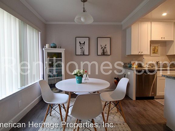 4th image of 8525 Villa La Jolla Dr APT E