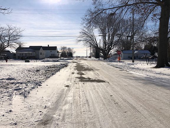 4th image of 308 S Galena Ave