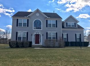 17 Cardamon Dr, Mechanicsburg, PA 17050