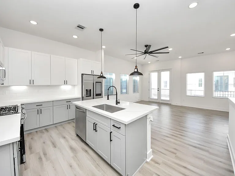 3010 Jensen Springs Ln — Photo 25