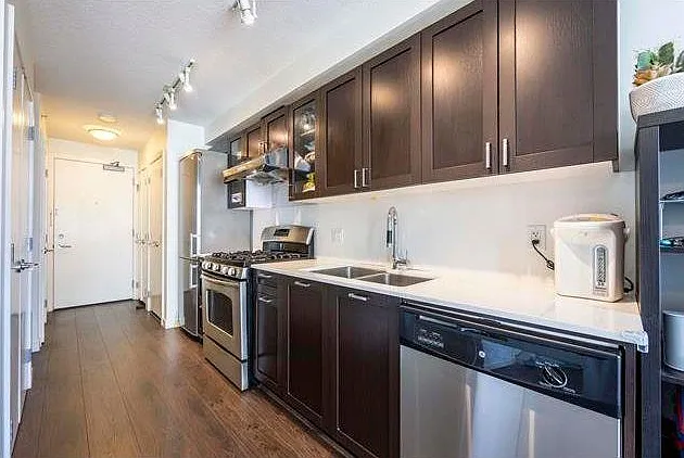 1 bed, 500 sqft, $2,400 — Photo 3