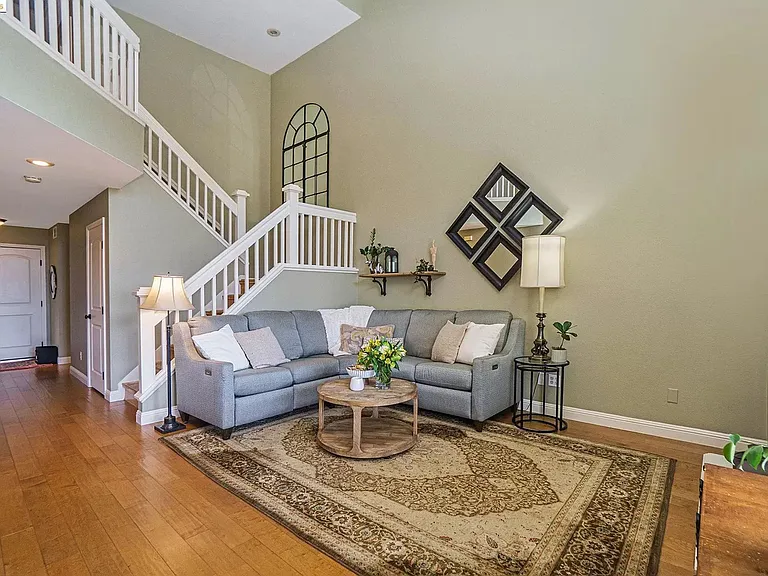225 Portola Dr — Photo 2