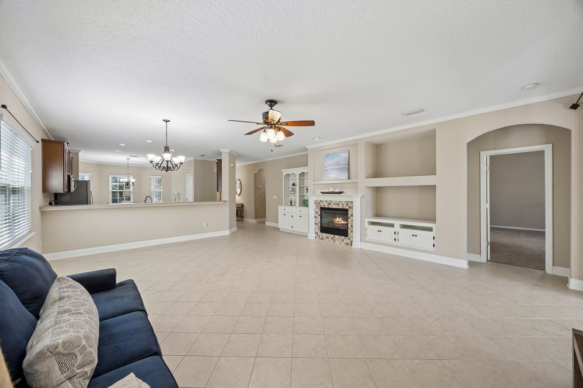 Living/Dining Room