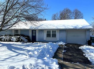 1404 N Farnham St, Galesburg, IL 61401