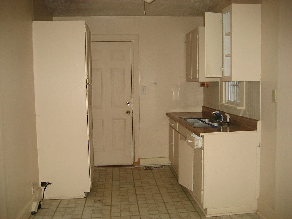 2nd image of 1101 NE Fair Dr