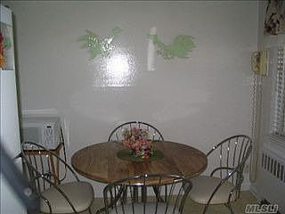 5th image of 122 Margaret Dr