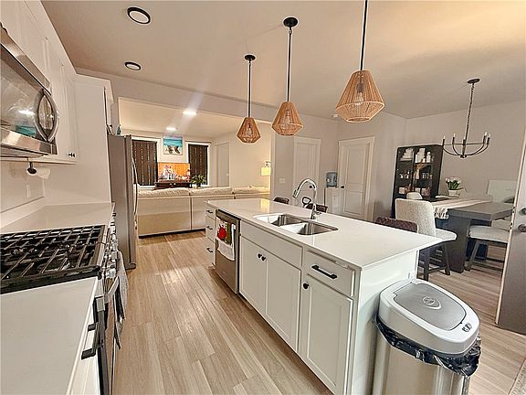 5th image of 1686 Saint George Blvd