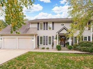 2625 NW Bent Tree Cir, Lees Summit, MO 64081