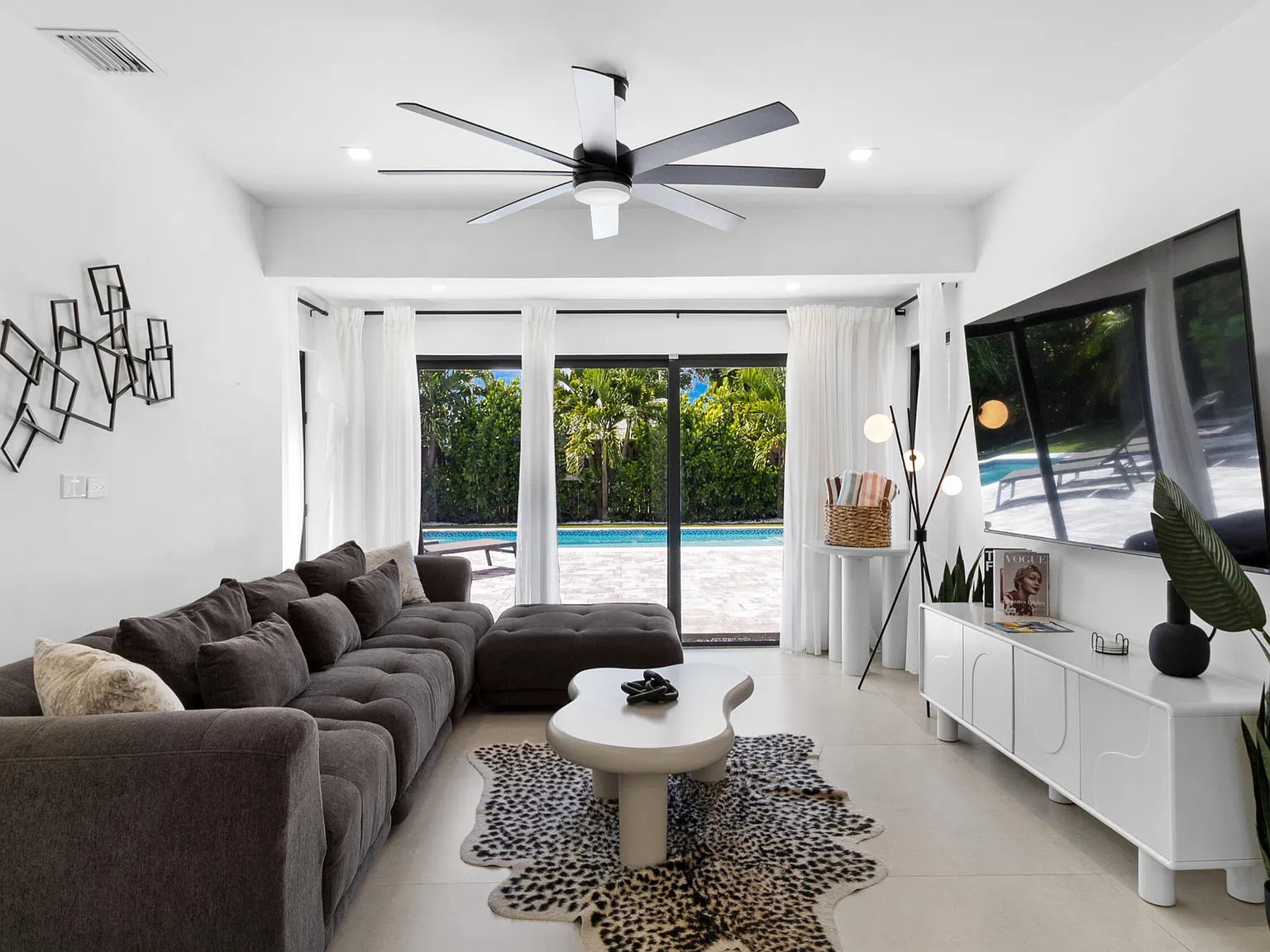 3 bed, 2.0 bath, 1346 sqft, $6,000 — Photo 4
