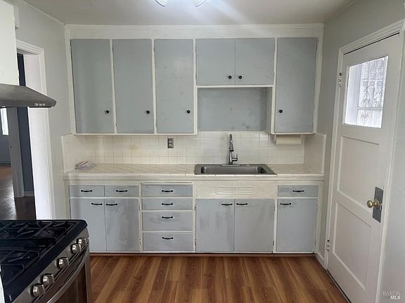 4th image of 614 Sheldon Avenue