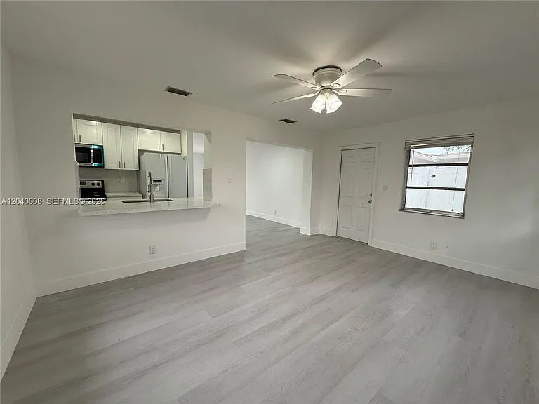 7311 NW 57th Dr — Photo 21