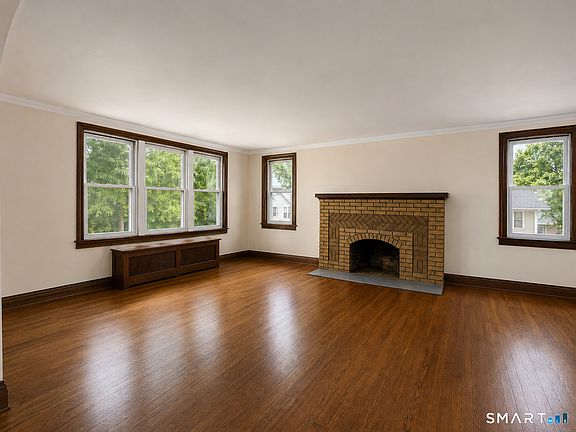 2nd image of 18 Fleetwood Ave