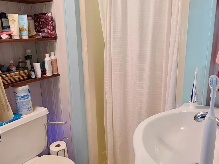 37 Stratford St #2 — Photo 9