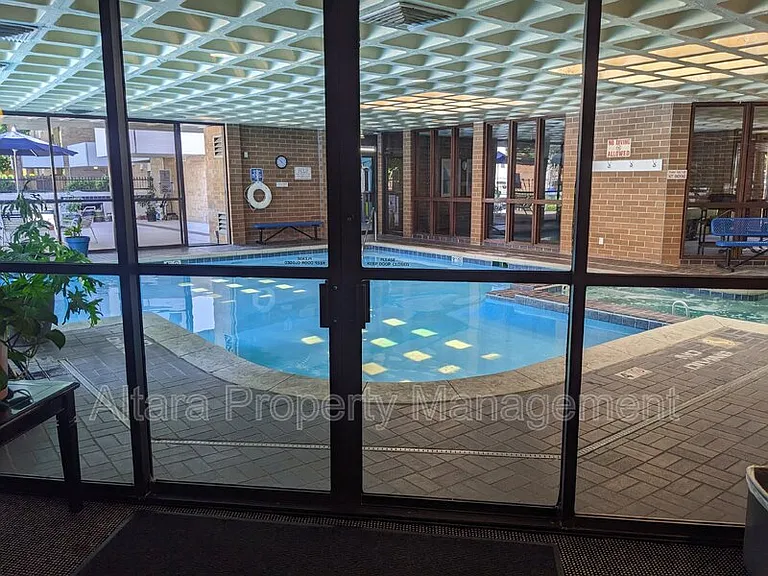 2880 S Locust St #N100 — Photo 16
