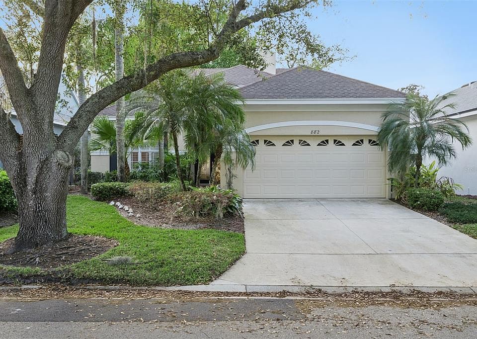 1st image of 882 Lakeworth Cir