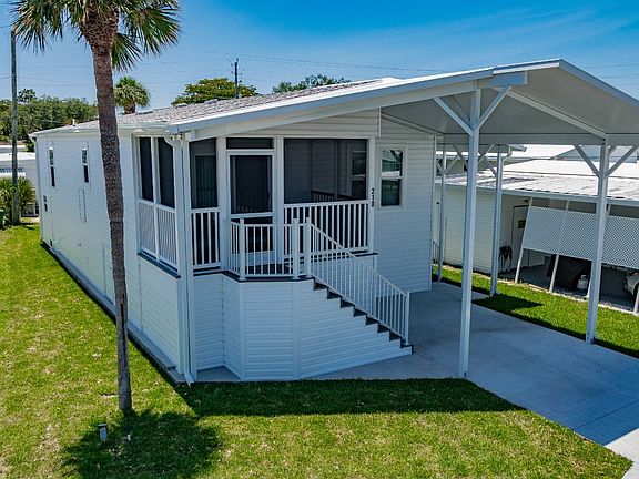 2nd image of 210 Pier B