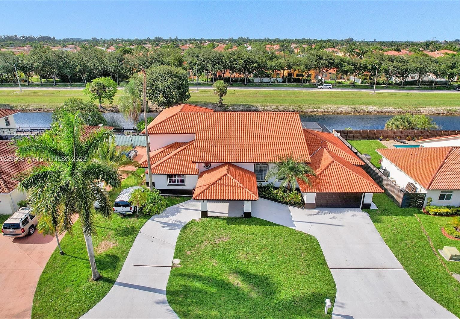 7275 N Augusta Dr, Hialeah, FL 33015 Zillow