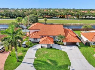 7275 N Augusta Dr, Hialeah, FL 33015