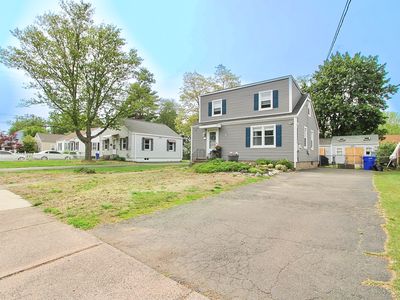 60 Oxford Drive, East Hartford, CT, 06118
