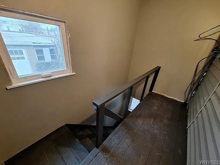 200 W Tupper St #1 — Photo 3