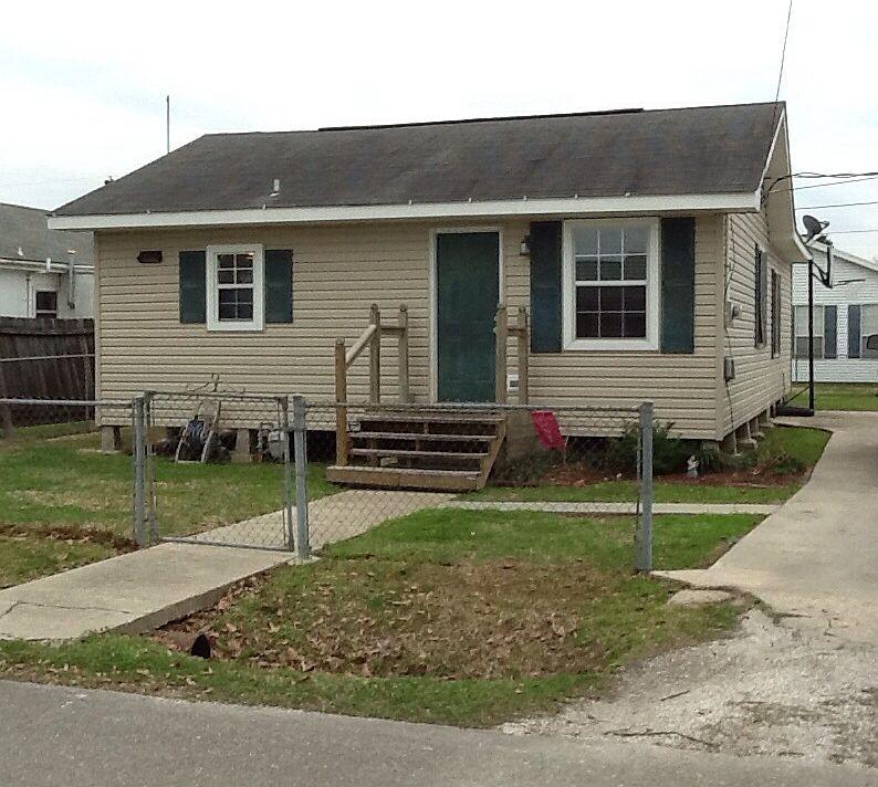1st image of 205 Ann Carol St