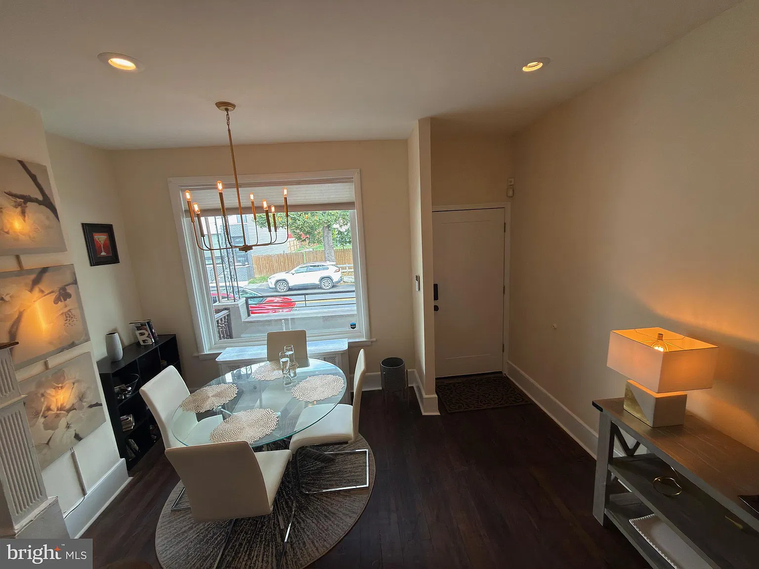 3 bed, 1.5 bath, 1320 sqft, $2,200 — Photo 4