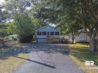 925 E Canal Dr, Gulf Shores, AL 36542