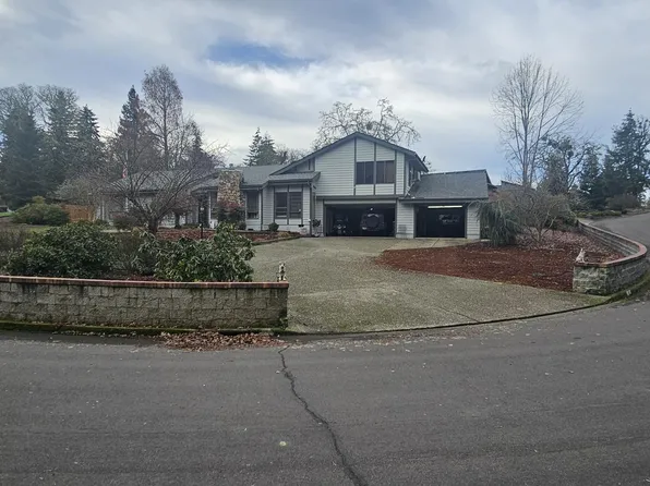 489 Thora Circle Dr, Winchester, OR 97495