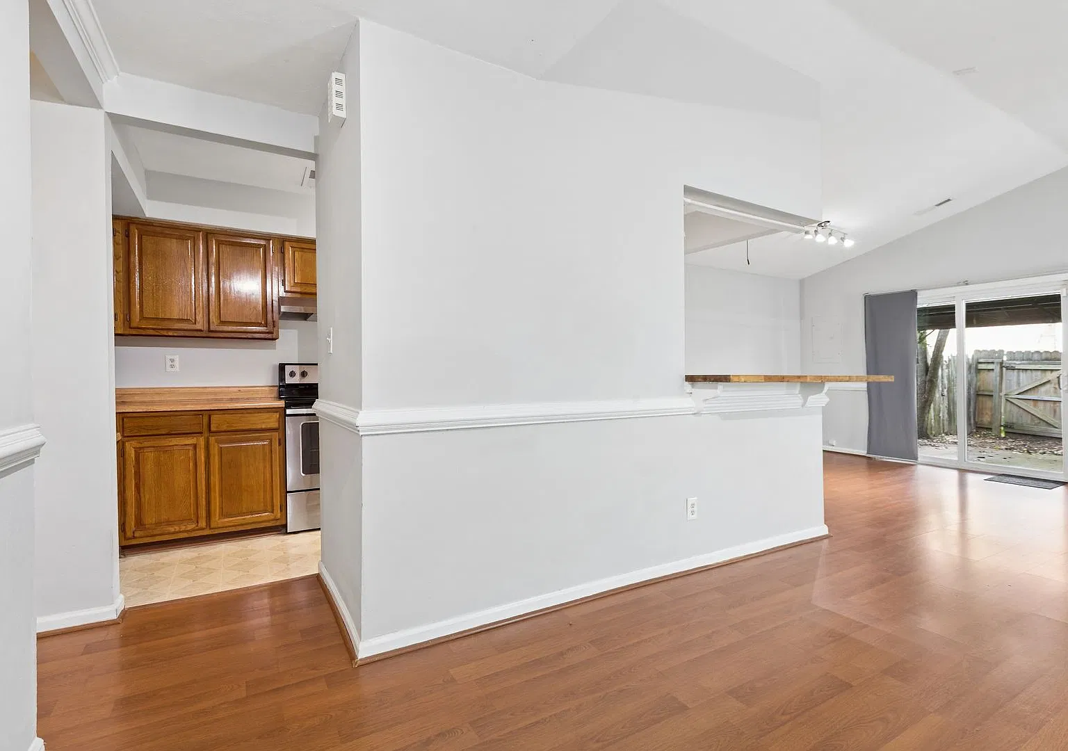 Move In Ready Brick Ranch in VB! — Photo 4