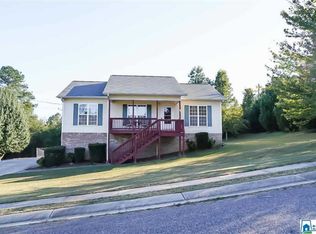 16 Greenleaf Ln, Trussville, AL 35173