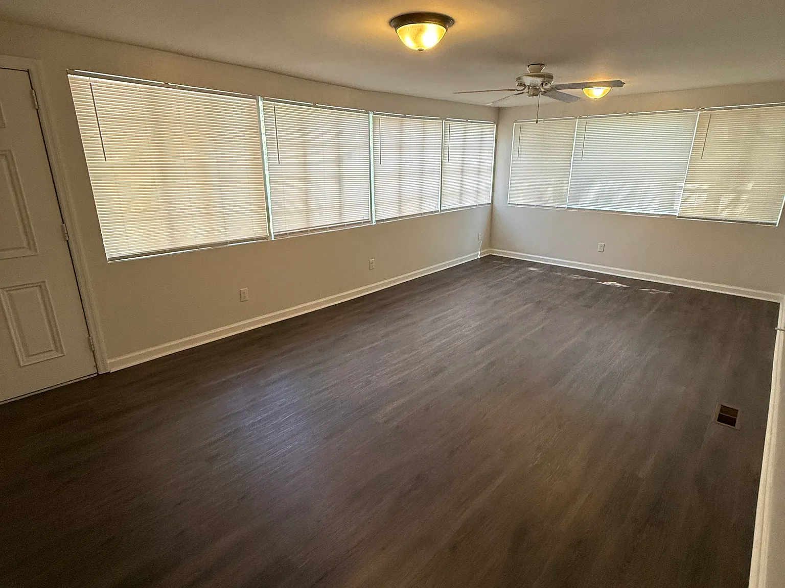 2 bed, 2.5 bath, 1588 sqft, $1,500 — Photo 2