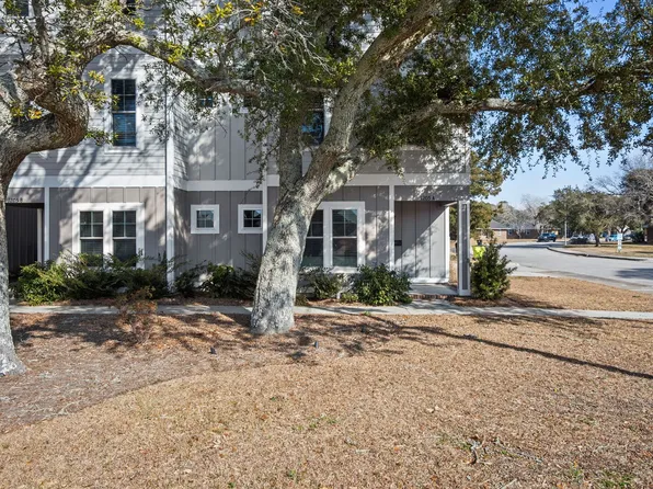 1205 Lennoxville Rd #A, Beaufort, NC 28516