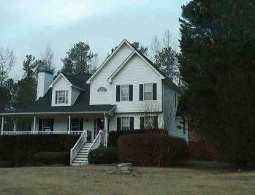 2nd image of 372 Oliver Ct