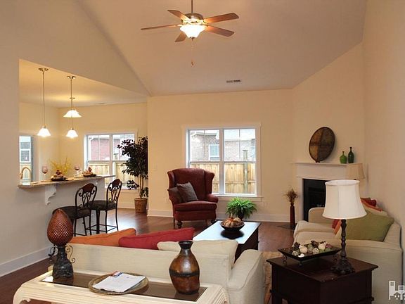 5th image of 505 Top Flite Ln