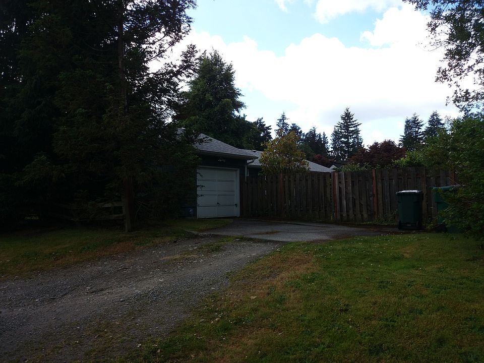 2nd image of 2750 NE 90th St