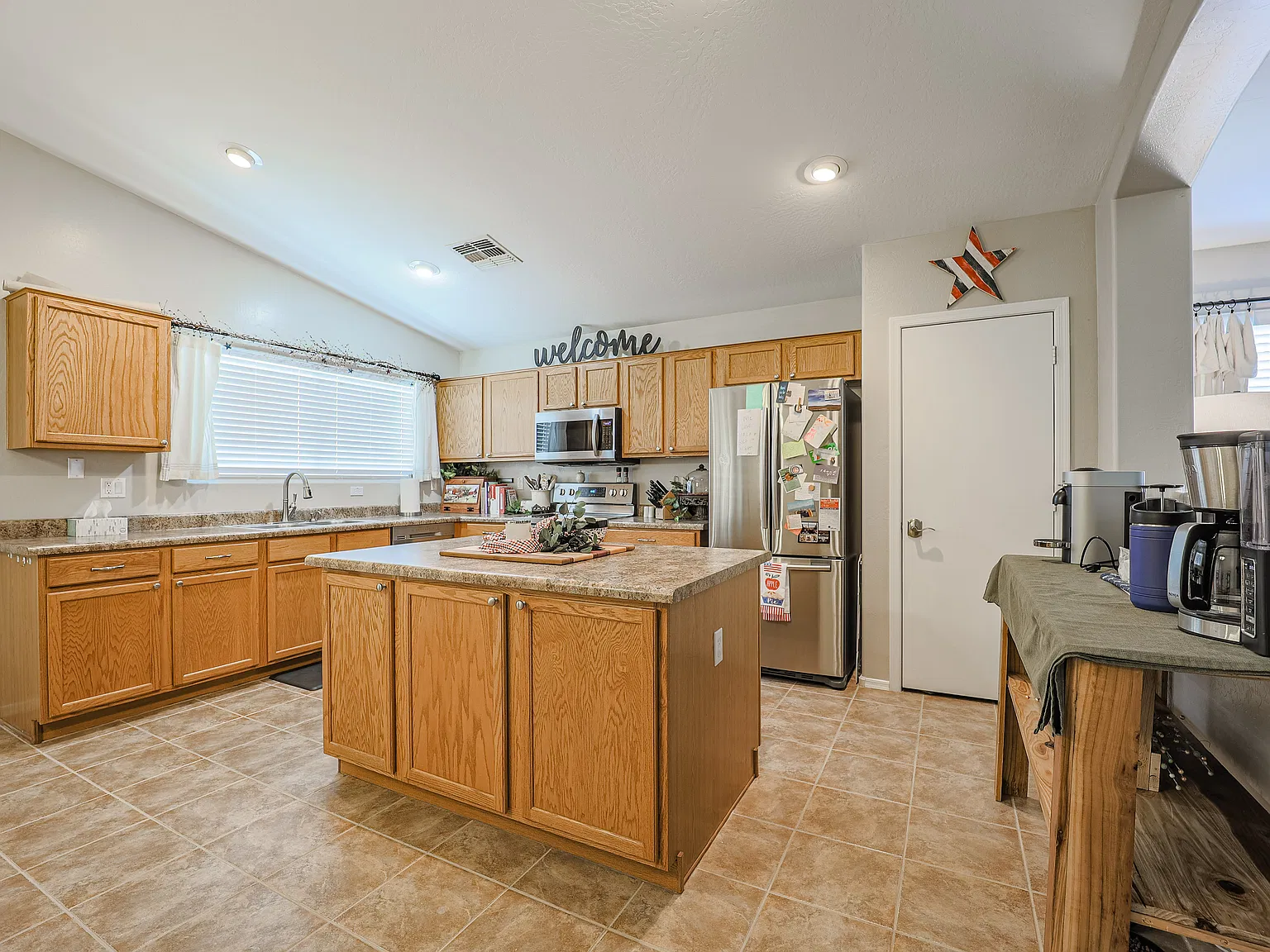 15150 W Woodlands Ave — Photo 2