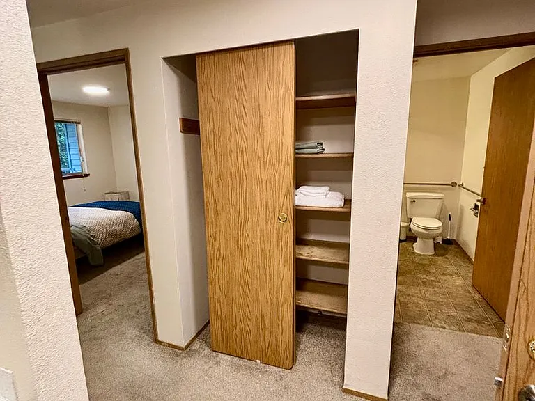 Kelly Anne Apartments — Photo 50