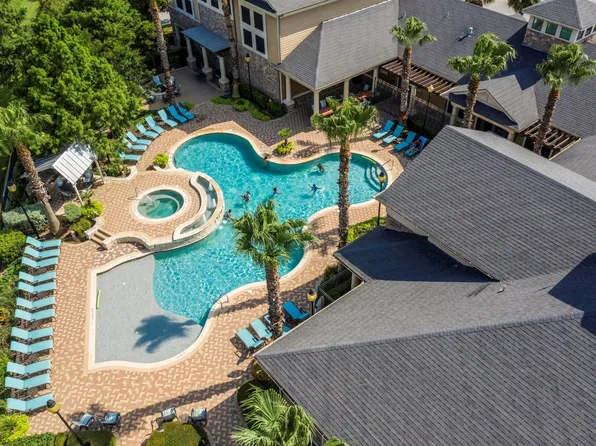 Las Brisas Apartment Homes