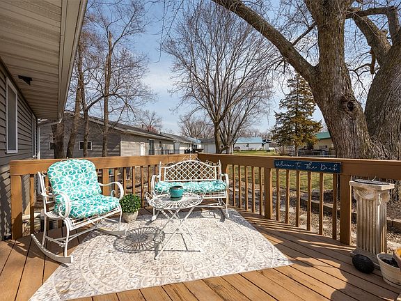 2nd image of 139 Circle Dr