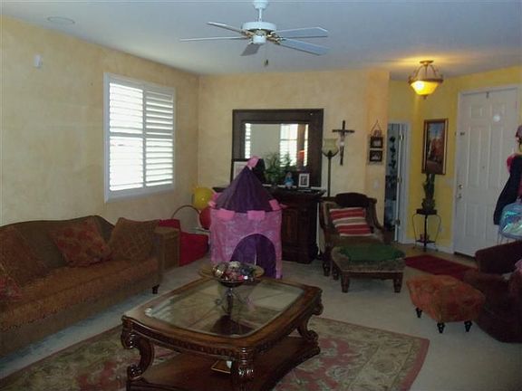 4th image of 380 Regency Park Cir