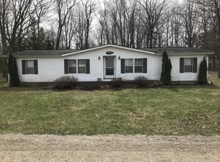 1095 Bayside Trl, Port Austin, MI 48467