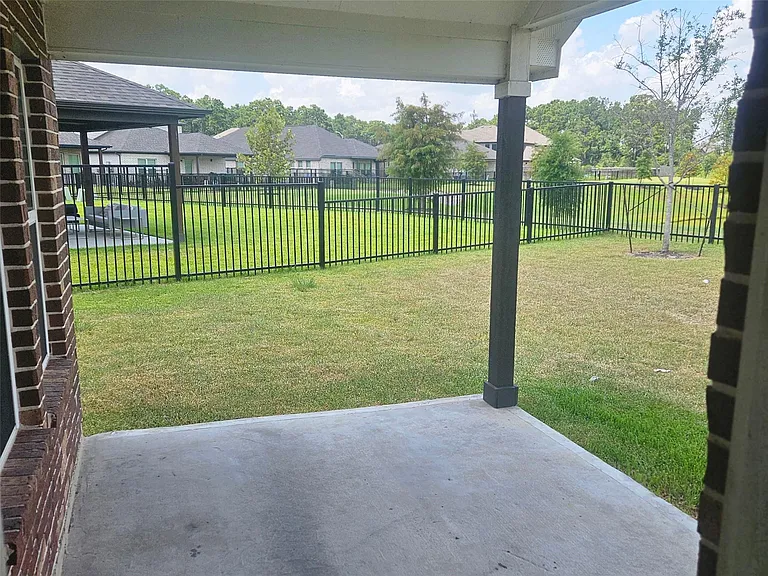 15019 Crown Manor Dr — Photo 23