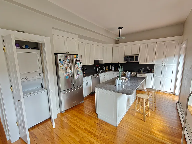 236 Columbia St — Photo 28