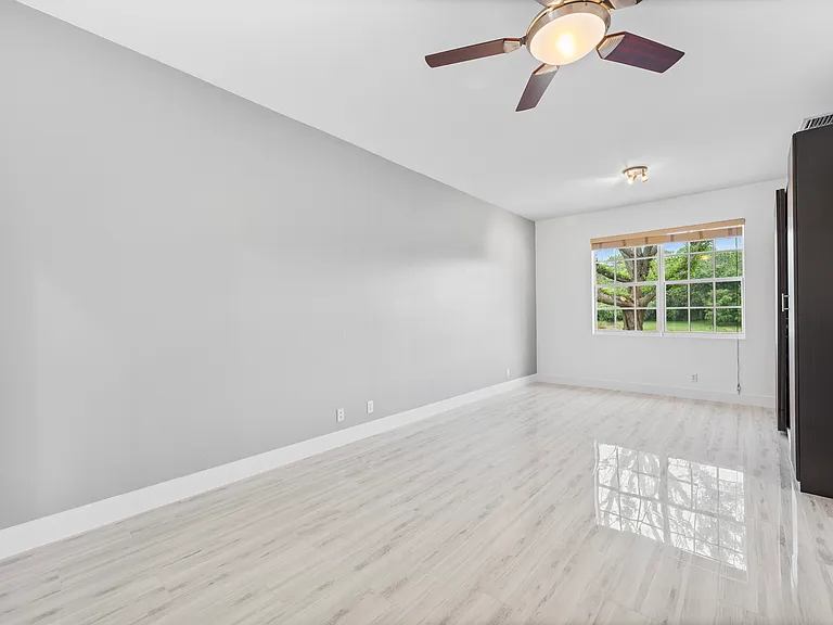 6752 Osage Cir — Photo 13