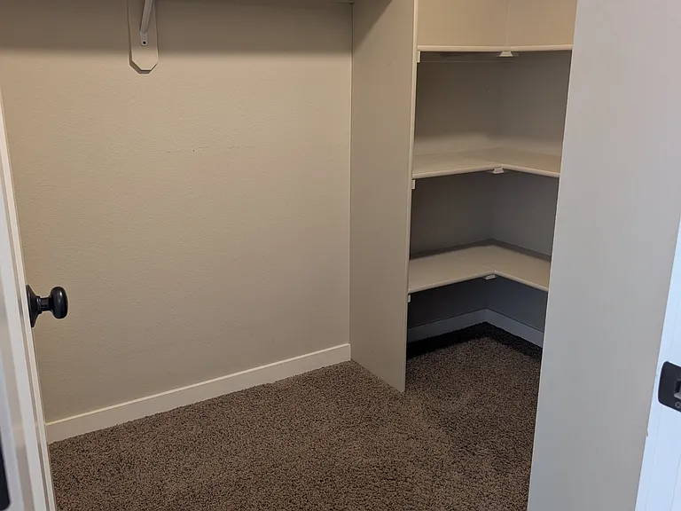 1135 W 28th Ave — Photo 16
