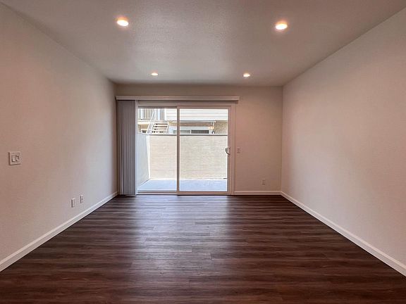 3rd image of 134 S Western Ave #13