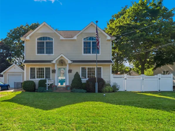 1228 Hyman Avenue, Bay Shore, NY 11706