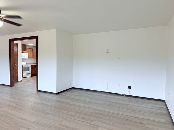 4th image of 3401 Oak Valley Dr
