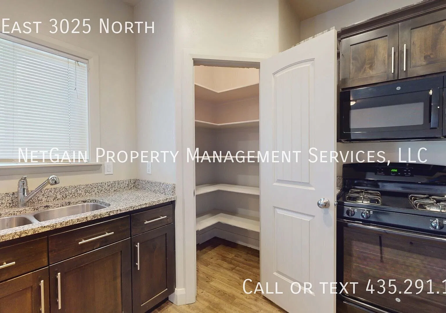 3 Bedroom Cedar Bend Townhome — Photo 4